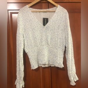 Paper Crane Cream Top with Light Blue Flower Design Size Large NWT